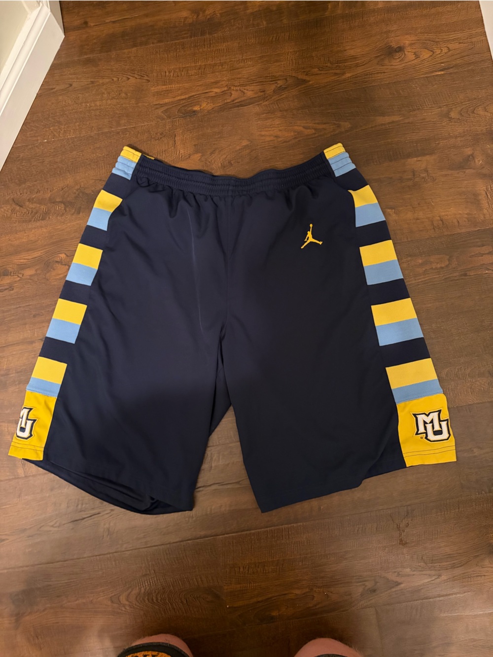 Jordan Marquette University Golden Eagles  Basketball Shorts SZ XL Jumpman